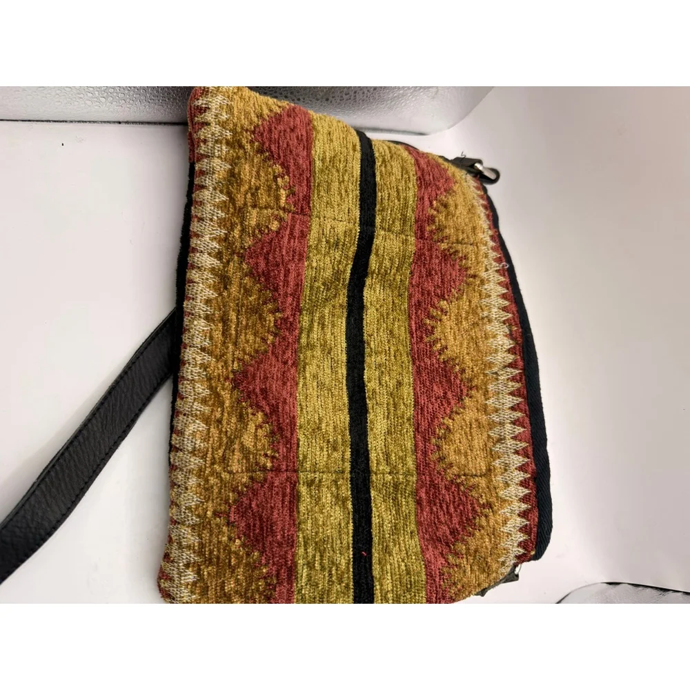 Vintage Women's Raj L.A. Crossbody Bag southwest style Black Multicolor